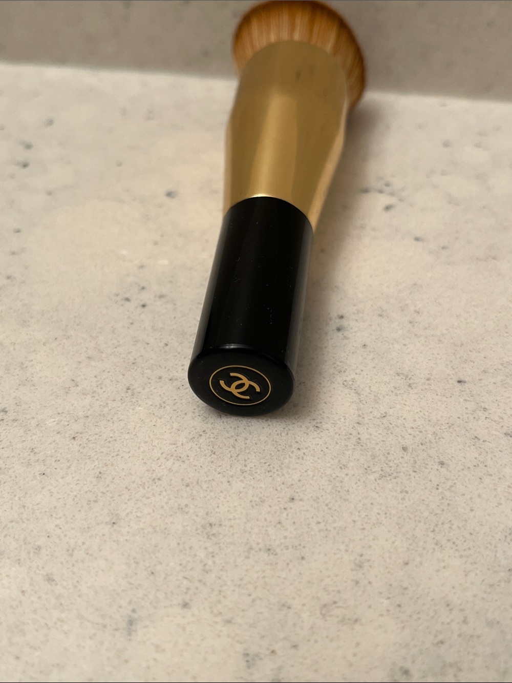 CHANEL SUBLIMAGE FOUNDATION BRUSH - Picture 3 of 4